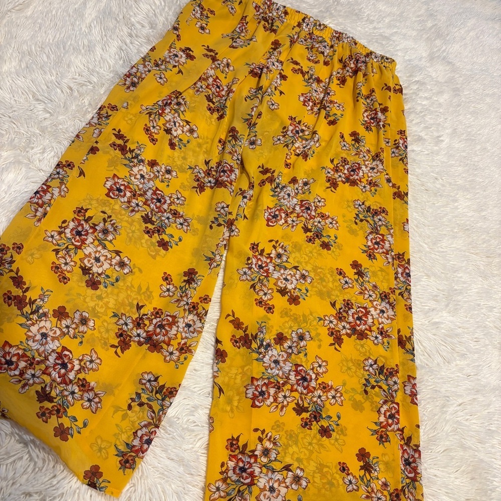 Torrid - Wide Leg Pants Yellow Floral Chiffon Semi Sheer with Short - Size 1 - Picture 11 of 13